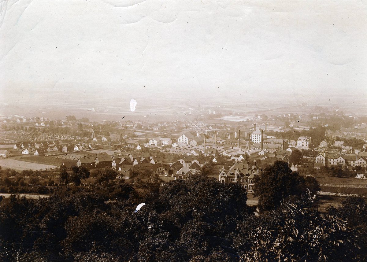 1907 Villa vom Berg aus gesehen
