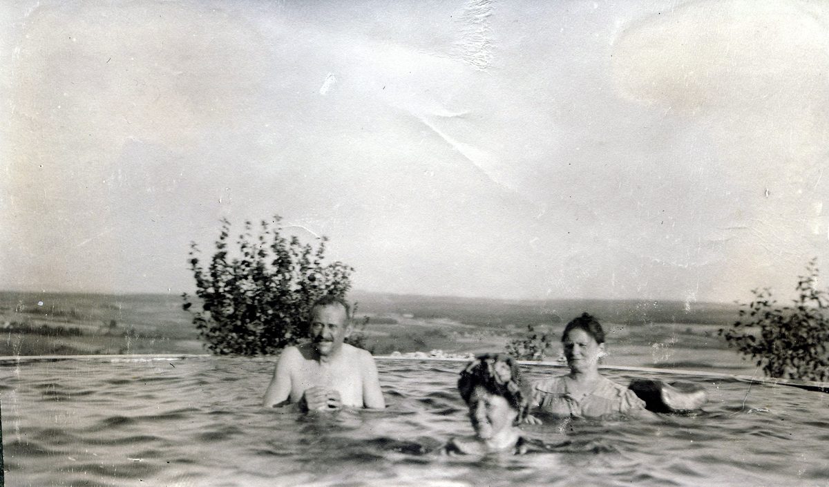 1911 Schwimmbad Georg, Erny,?