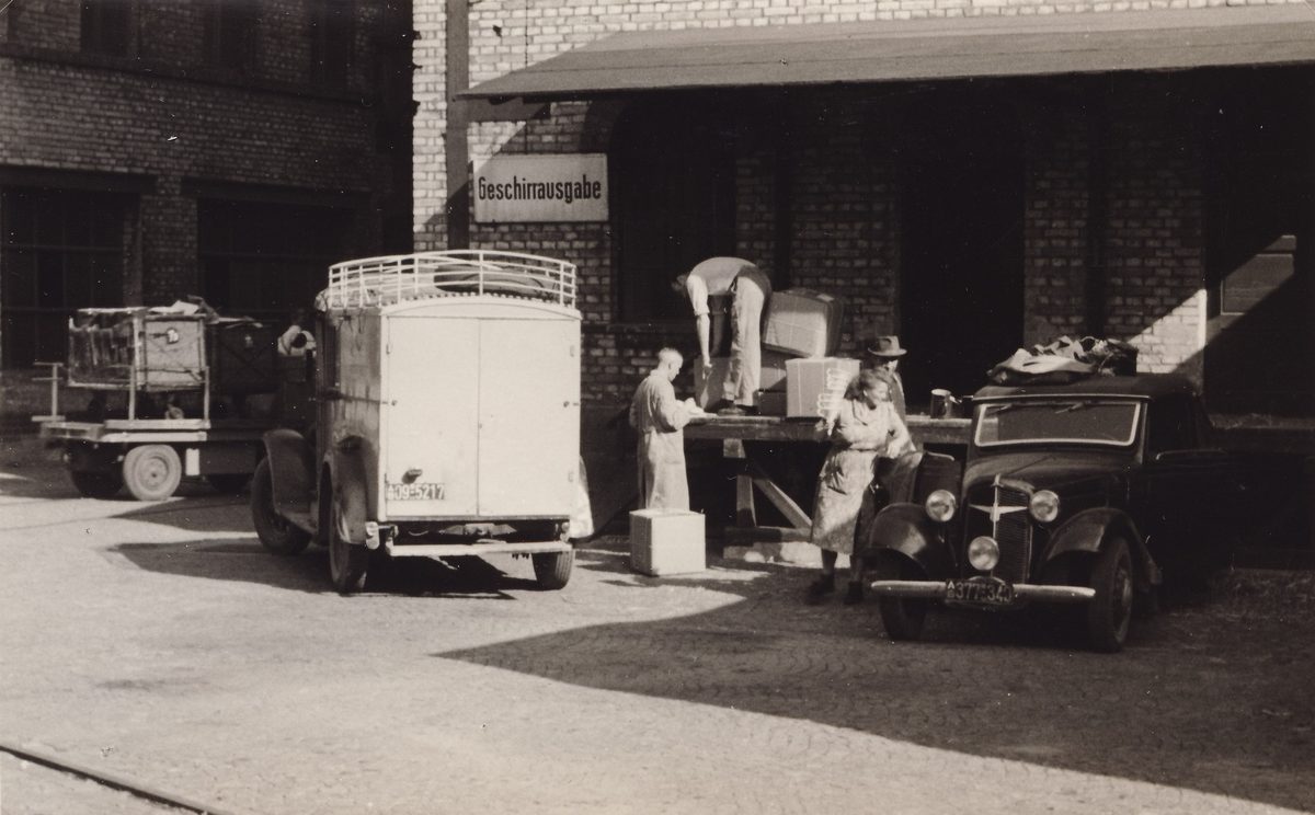 1953-fotoserie-über-die-firma-09