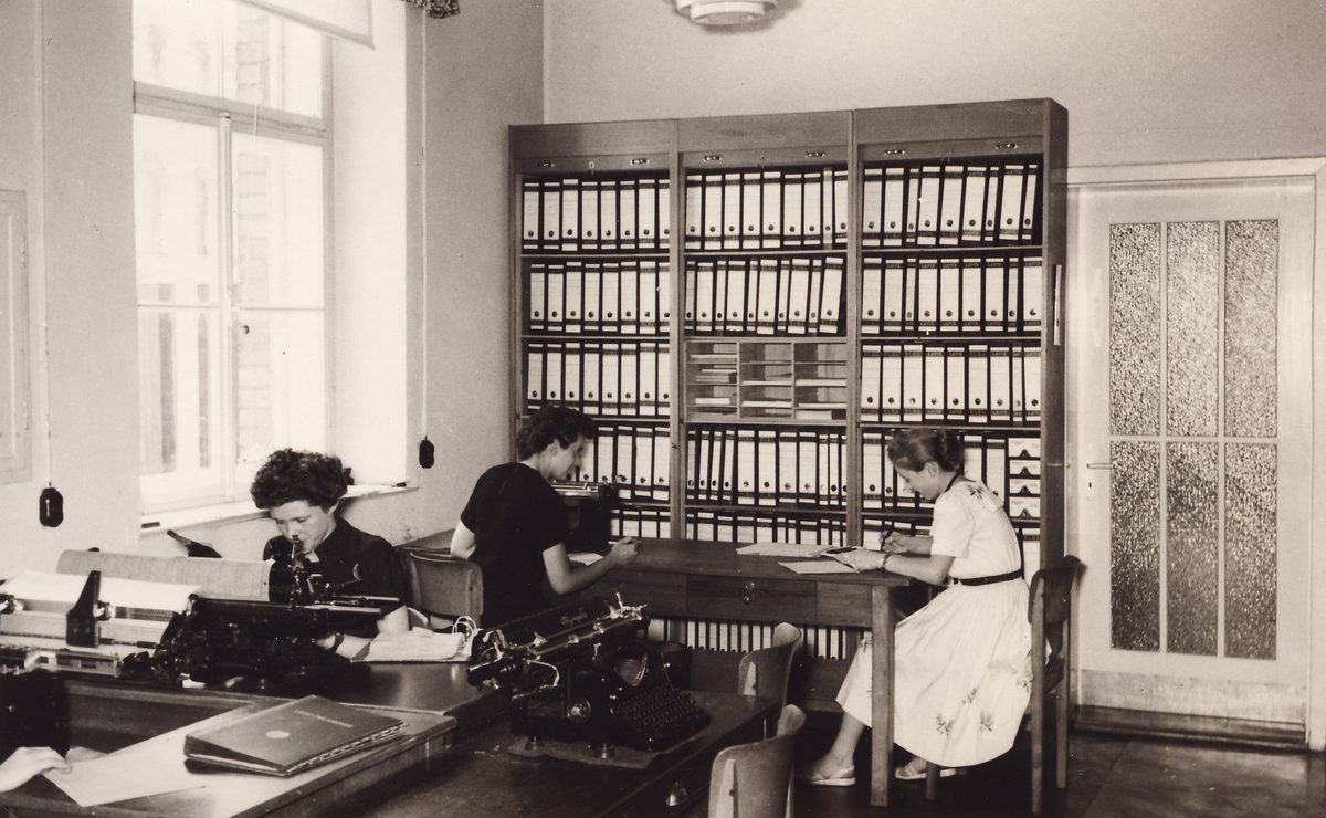 1953-fotoserie-über-die-firma-31