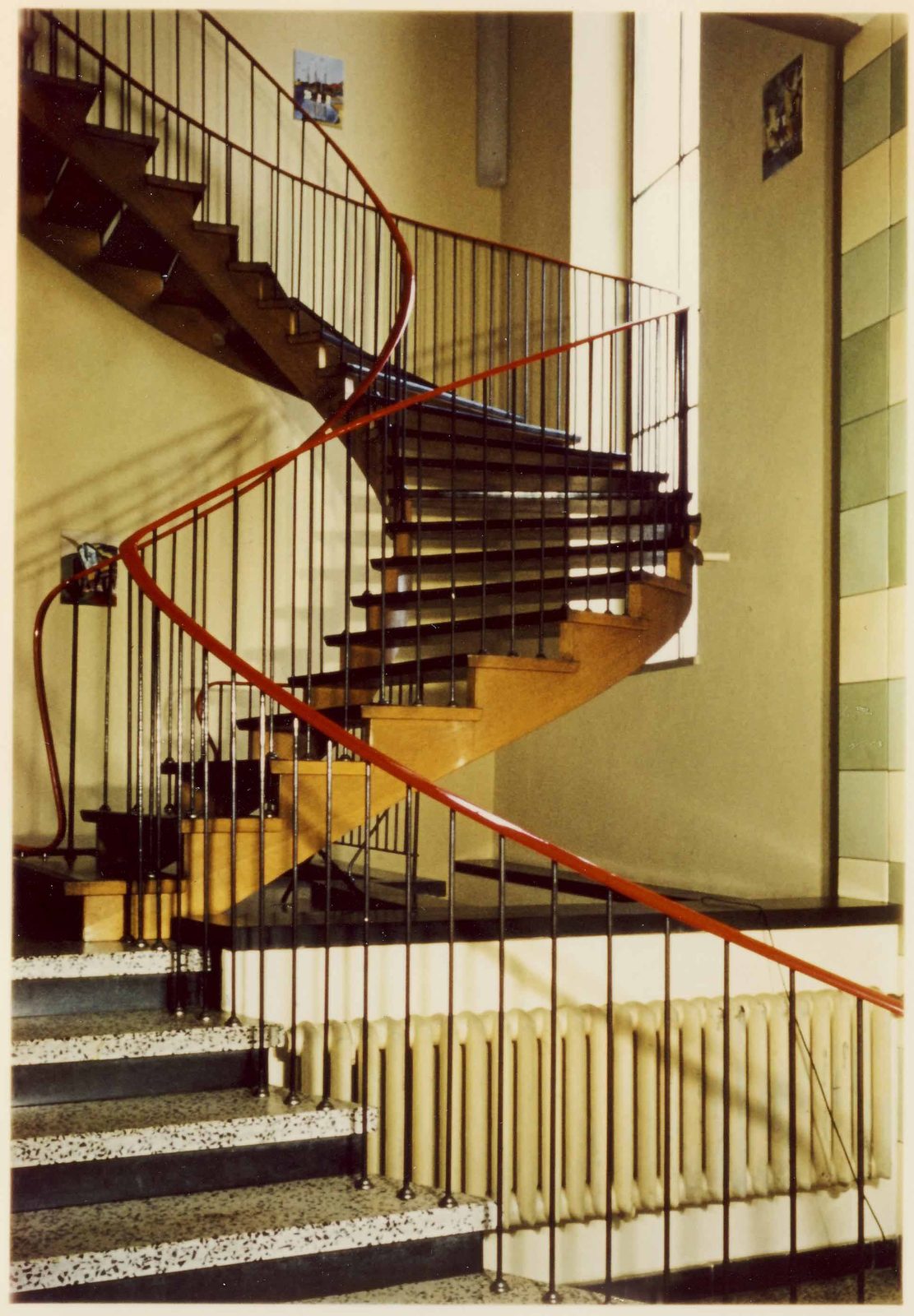 1965 neues Treppenhaus im Büro